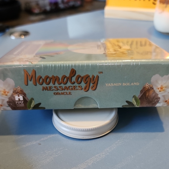 Moonology Messages Oracle Card Game - Picture 4 of 13